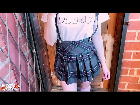 ❤️ Schoolgirl Sikini derinden Sucks ve sınıflar yerine sikikleri. ❤️ Porno videosu bizde ❌️❤